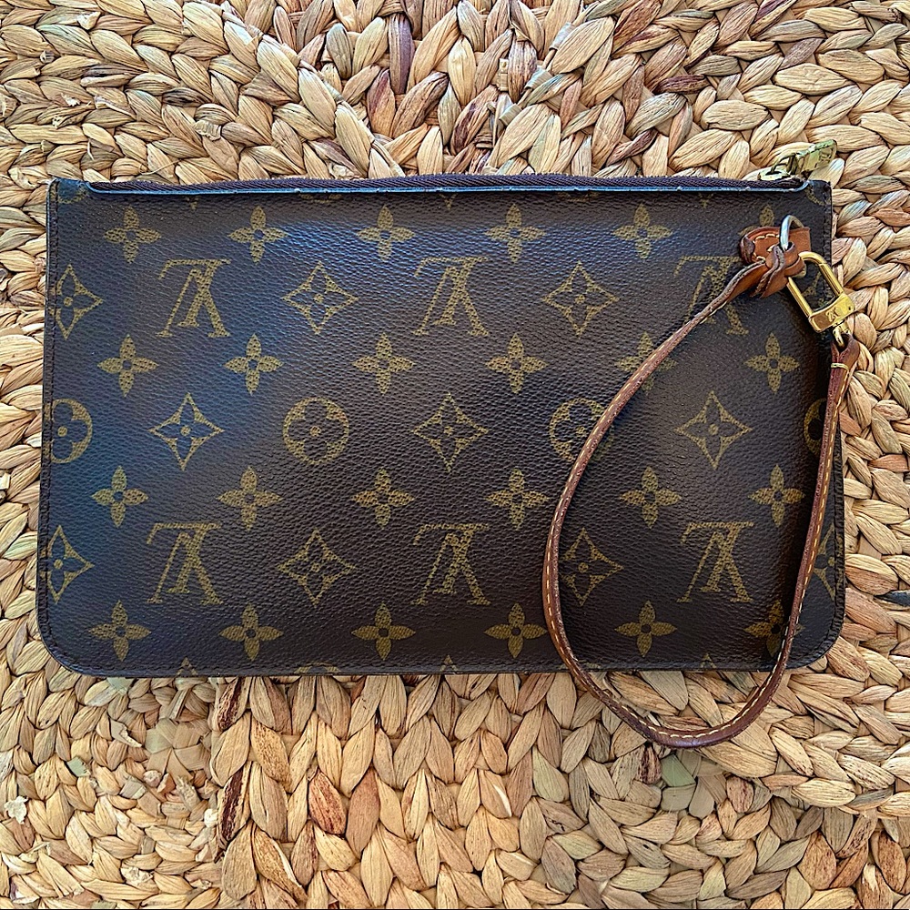 Louis Vuitton Neverfull Monogram Clutch